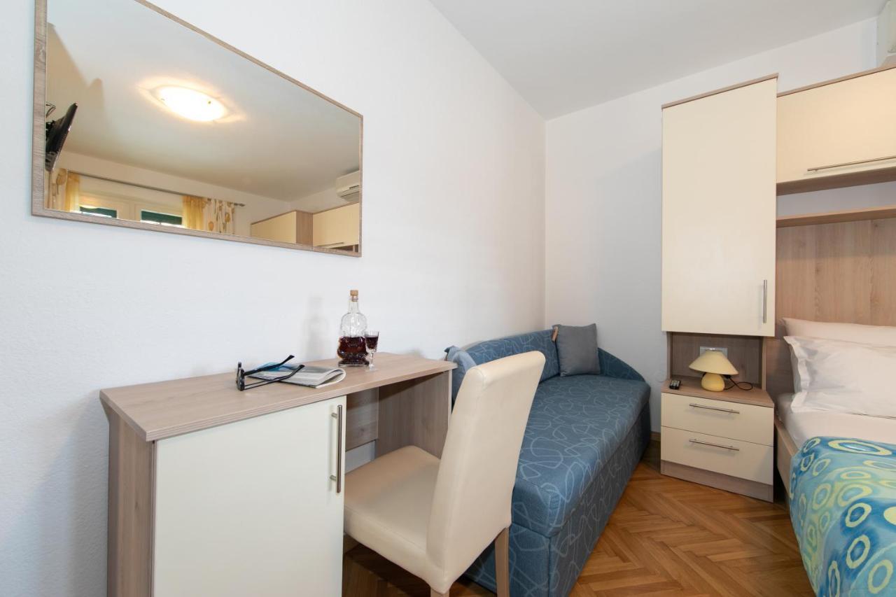 Apartman Dese 2+1 Tučepi Buitenkant foto